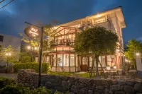 R&J Guesthouse Hotels near Wanglongpi