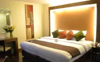 The Ritz Hotel at Garden Oases