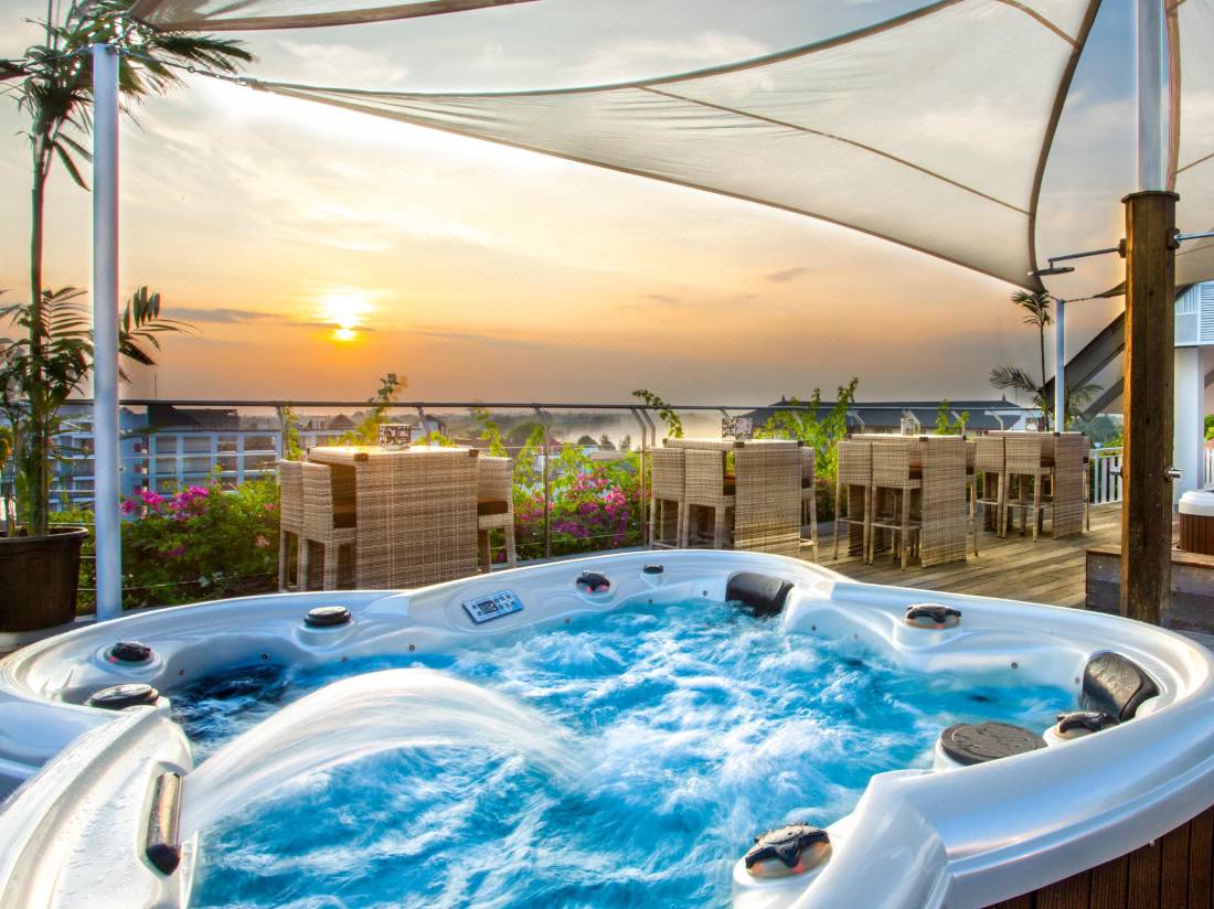 Hotel Daun Bali Seminyak-Bali Updated 2022 Room Price-Reviews & Deals |  Trip.com