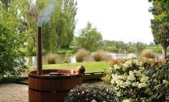 Revive on Oakview Boutique Accommodation and Spa