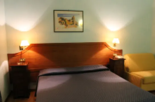 โรงแรมฟิโอริ