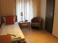 هوتل ويدينهوف Hotels near كو-بوغن