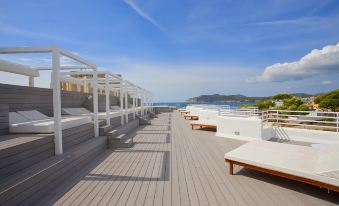 Fergus Style Cala Blanca Suites