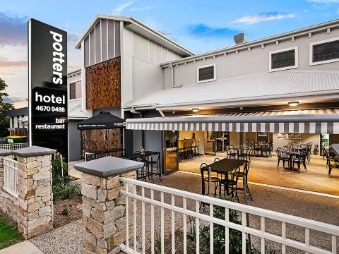 Potters Toowoomba Hotel