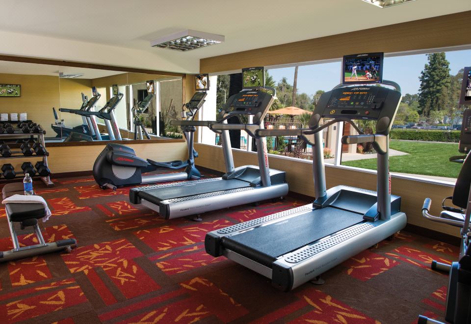 Courtyard Los Angeles Woodland HillsOver view