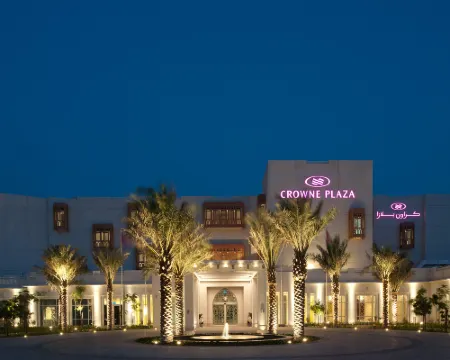 كراون بلازا الدقم فنادق في الدقم