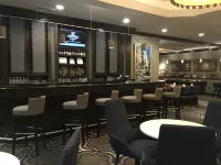 โรงแรม คราวน์พลาซ่า แอนนาโพลิส บาย IHG - ที่มีบาร์