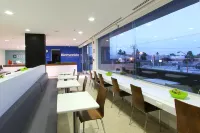 One la Paz - breakfast