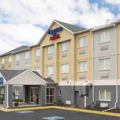 Dubuque Inn & Suites Hotel Exterior