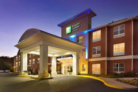 Holiday Inn Express & Suites Manassas