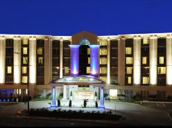 Holiday Inn & Suites MONTREAL AIRPORT by IHG
