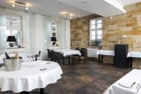 Schlosshotel Bergzaberner Hof Hotels in Schweigen-Rechtenbach
