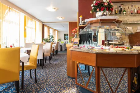 Hotel Central Отели в г. Майн-Таубер