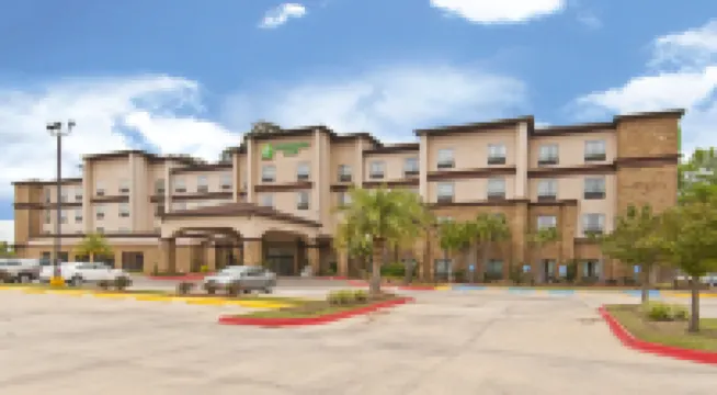 Wyndham Lake Charles Hotels near West M Apartment Homes