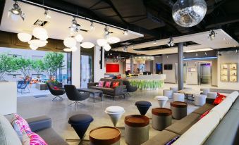 4. Aloft Mü..