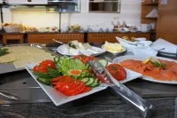 Tagungshaus Regina Pacis - Breakfast
