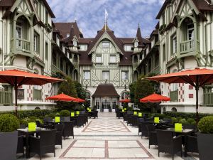 Hotel Barriere le Normandy