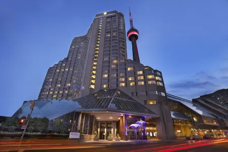 InterContinental Hotels Toronto Centre Отели рядом с достопримечательностью «Университет Виктория»
