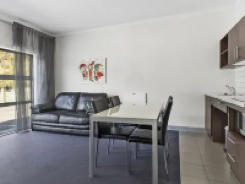 Amethyst Court Motor Lodge Hotels in Porirua