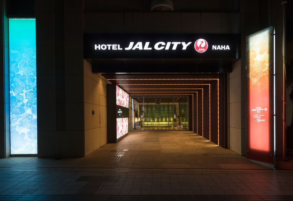 JAL 시티 나하 로비