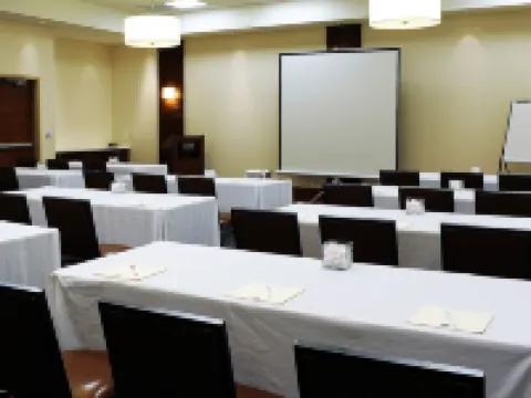 Four Points by Sheraton Cambridge Kitchener, Ontario ケンブリッジのホテル