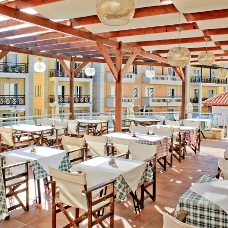 Porto Kalamaki Hotel