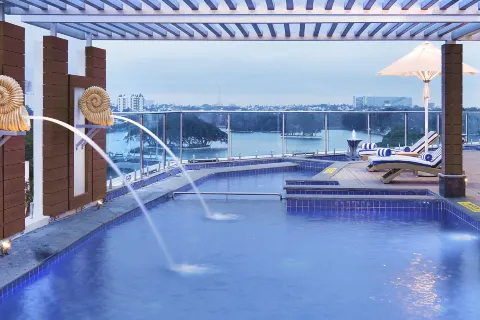 Radisson Bengaluru City Center