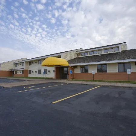 Stillwater Inn & Suites