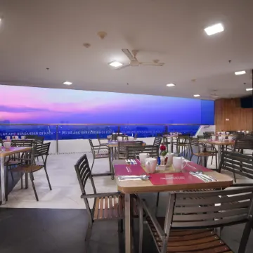 Favehotel LTC Glodok Отели в г. Западная Джакарта