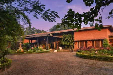Syna Tiger Resort Bandhavgarh Отели в г. Умария