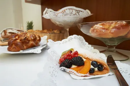 City-Hotel Modling Отели в г. Мёдлинг