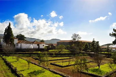 La Casona del Patio Hotels in Genoves