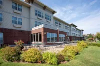 Hampton Inn by Hilton Duluth Canal Park Hotels near Hartley Nature Center TH, Superior Hiking Trail