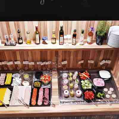 Science Hotel Dining/Meeting Rooms