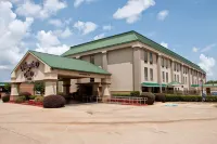 Hampton Inn Marshall Hotels in Albion