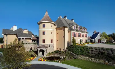 Mirbeau Inn & Spa - Plymouth Hotels near Brewster Gardens