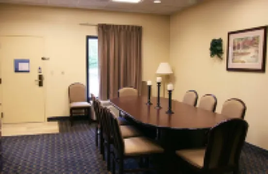 尤寧城US 51號凱藝酒店 奧拜恩縣酒店