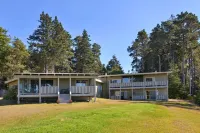 Fort Ross Lodge Hotels in Jenner
