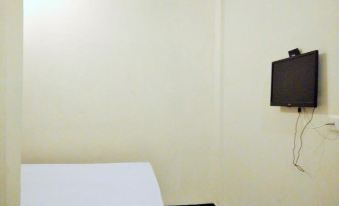 Value Room near Universitas Hassanudin at Pondok Brilliant