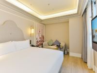 上海虹桥中心美居酒店 - 高级大床房
