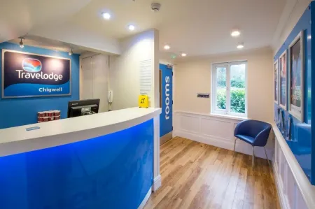 Travelodge London Chigwell Отели в г. Редбридж