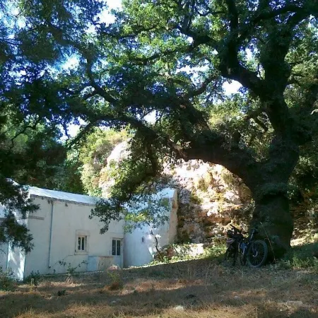 Arhontiko Arhanes Suites