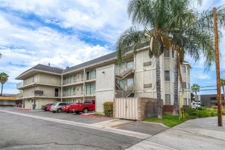 Motel 6 Anaheim, CA - Fullerton East Отели в г. Плацентиа