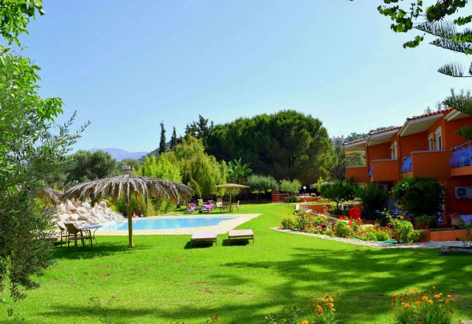Hotel Simatos APARTments & Studios, Exterior, Garden
