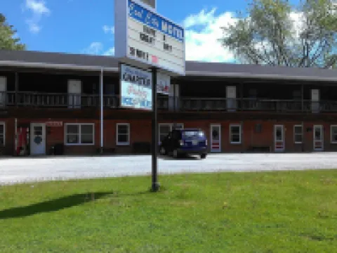 Cool City Motel Hotels in Two Rivers