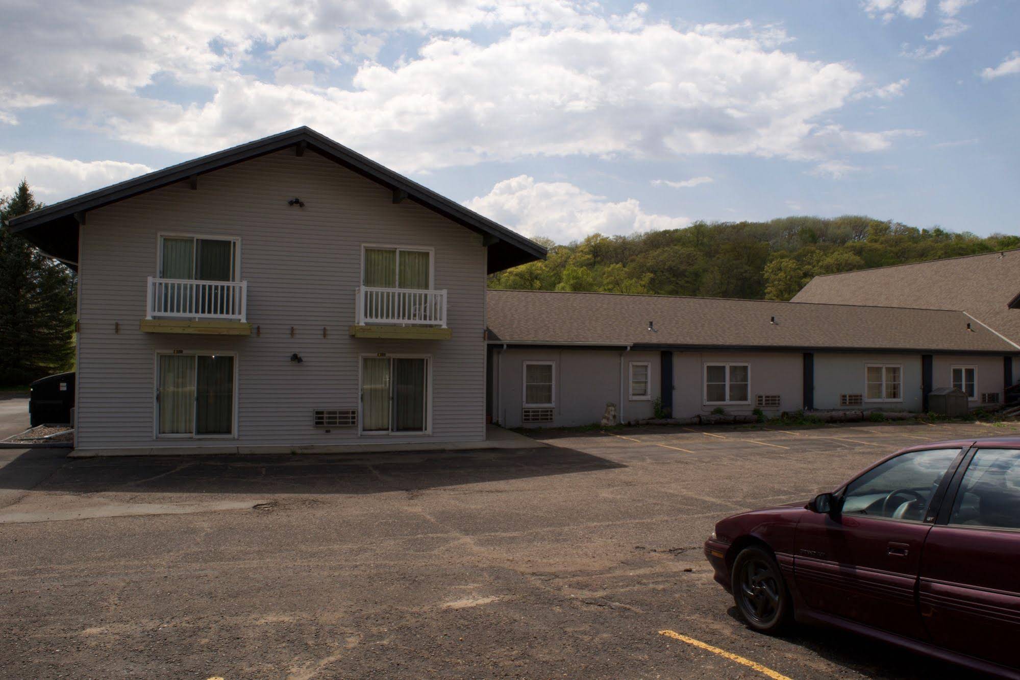 AmeriVu Inn and Suites - St. Croix Falls