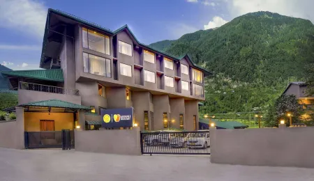 Sterling Manali Отели рядом с достопримечательностью «Manali View Point»