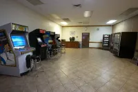 EZ 8 Motel Airporter