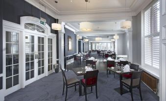 The New Southlands Hotel