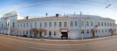 У Золотых Ворот Отели рядом с достопримечательностью «Стадион Торпедо»